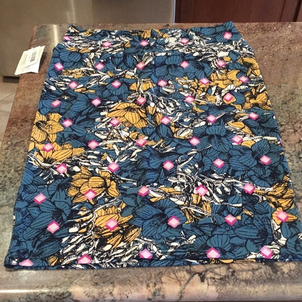 XLโ LuLaRoe Cassie Skirt BB31 903
